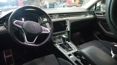 Volkswagen Passat 2019 года, 123 454 км - вид 5