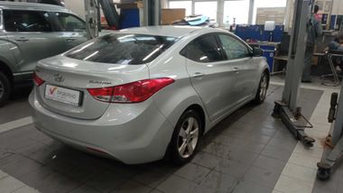 Hyundai Elantra 2011 года, 92 317 км - вид 3