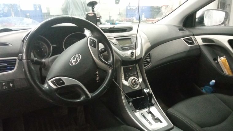 Hyundai Elantra 2011 года, 92 317 км - вид 6