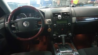 Volkswagen Touareg 2008 года, 323 408 км - вид 5