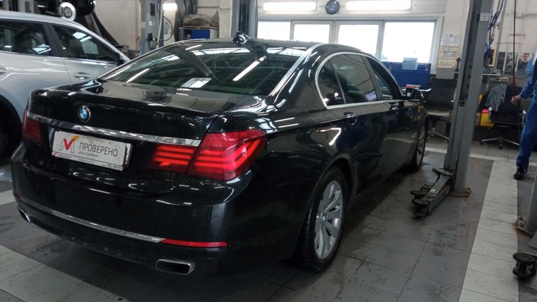 BMW 7 серия 2013 года, 154 770 км - вид 3
