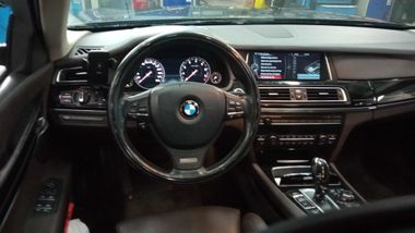 BMW 7 серия 2013 года, 154 770 км - вид 5