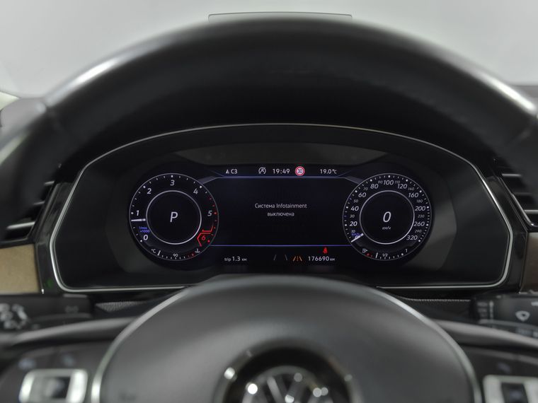 Volkswagen Passat 2018 года, 176 689 км - вид 9