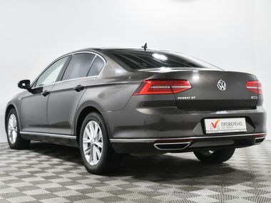 Volkswagen Passat 2018 года, 176 689 км - вид 7