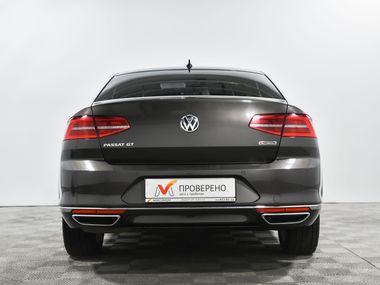 Volkswagen Passat 2018 года, 176 689 км - вид 6