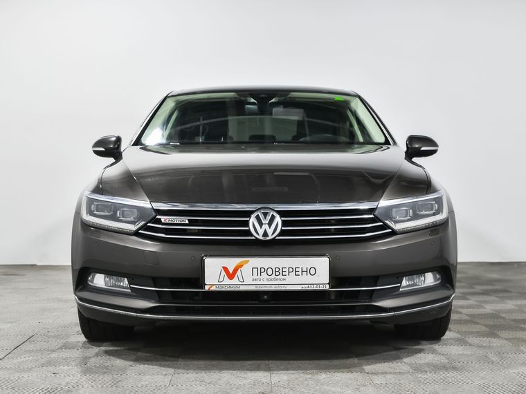 Volkswagen Passat 2018 года, 176 689 км - вид 3