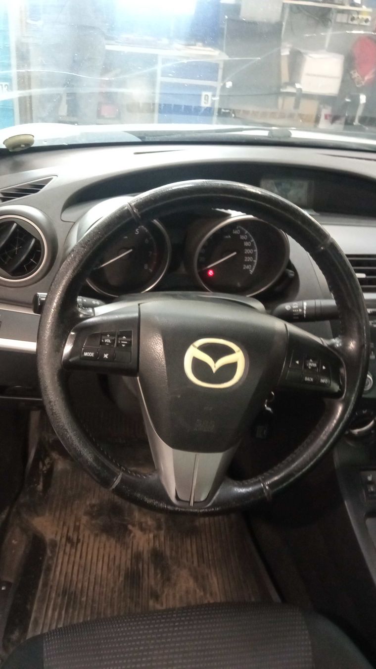Mazda 3 2012 года, 243 068 км - вид 5