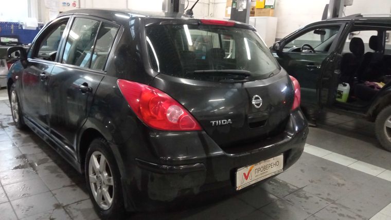 Nissan Tiida 2011 года, 95 601 км - вид 4