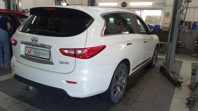 Infiniti QX60 2014 года, 164 589 км - вид 3