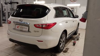 Infiniti QX60 2014 года, 185 000 км - вид 3