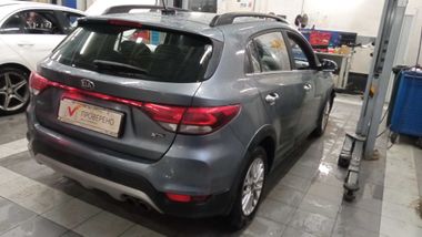 Kia Rio X-Line 2018 года, 142 771 км - вид 3