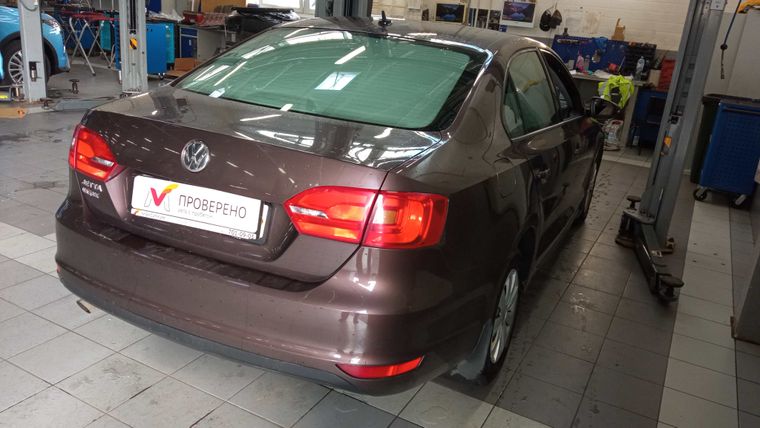 Volkswagen Jetta 2014 года, 135 996 км - вид 3