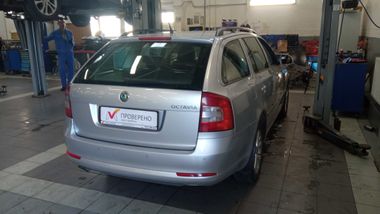 Skoda Octavia 2012 года, 342 394 км - вид 3