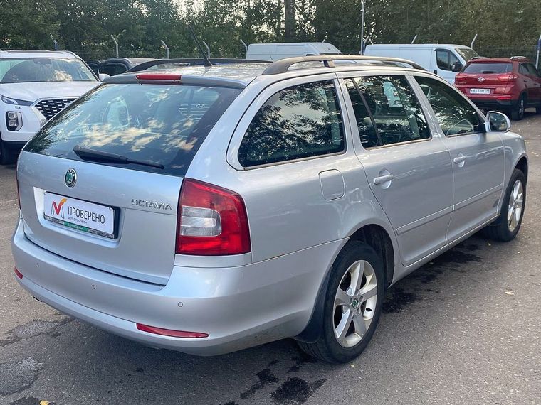 Skoda Octavia 2012 года, 342 394 км - вид 4