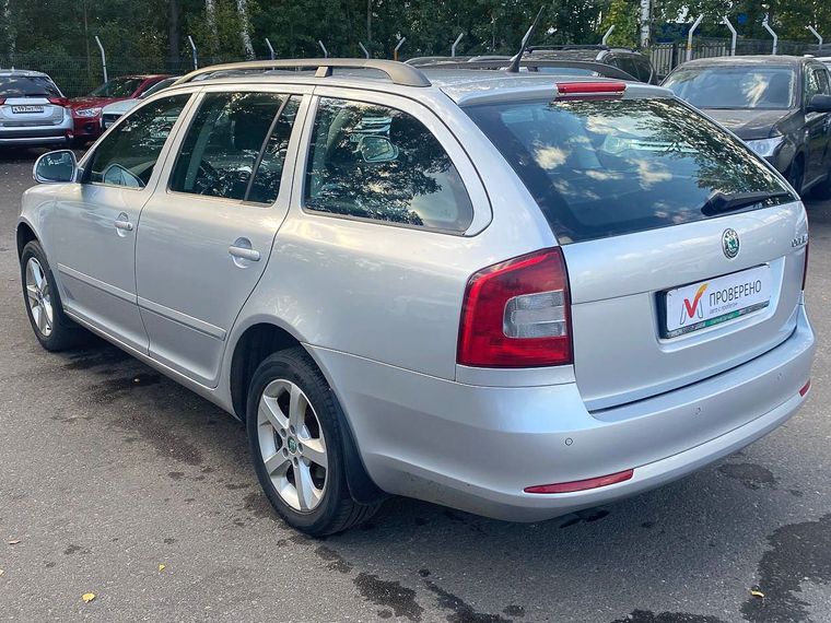 Skoda Octavia 2012 года, 342 394 км - вид 6