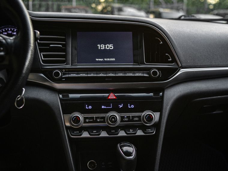 Hyundai Elantra 2019 года, 520 000 км - вид 9
