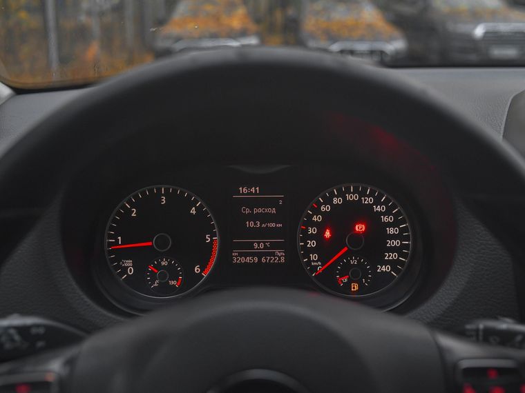 Volkswagen Amarok 2013 года, 319 803 км - вид 5