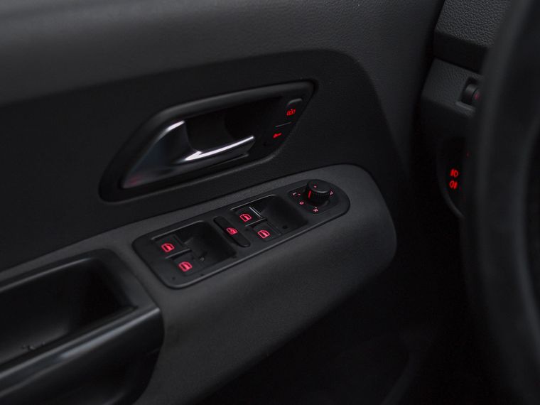 Volkswagen Amarok 2013 года, 319 803 км - вид 11