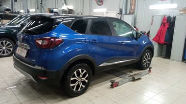 Renault Kaptur 2021 года, 60 000 км - вид 3