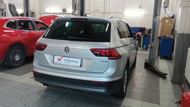 Volkswagen Tiguan 2018 года, 168 394 км - вид 3