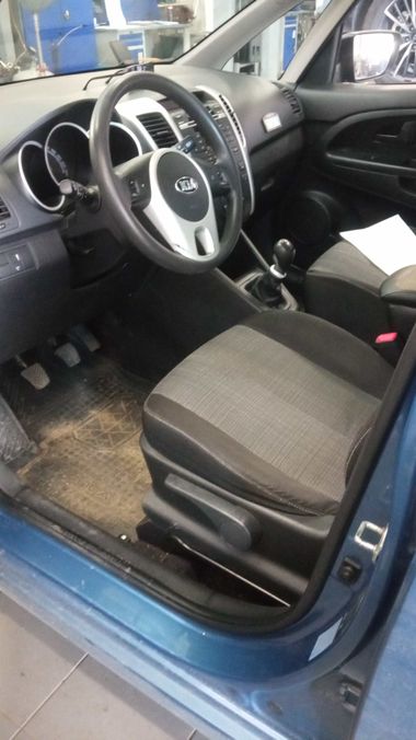 Kia Venga 2014 года, 99 000 км - вид 5