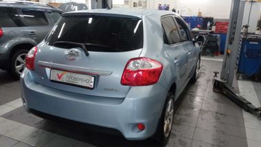 Toyota Auris 2012 года, 120 661 км - вид 3