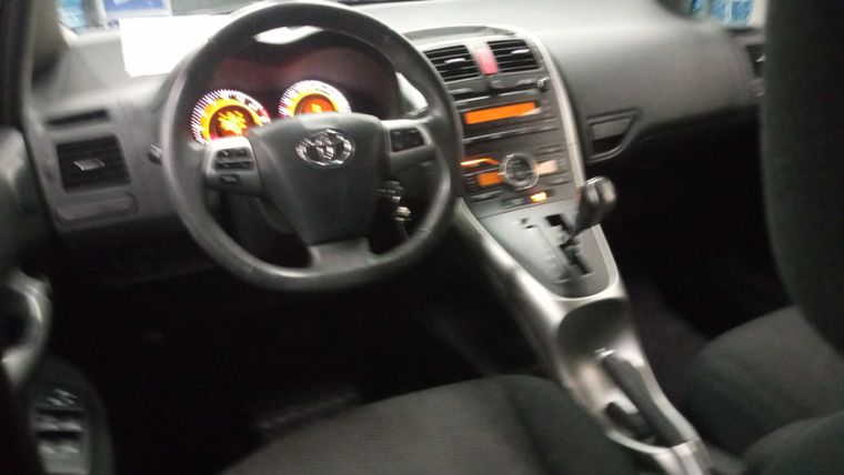 Toyota Auris 2012 года, 120 661 км - вид 5