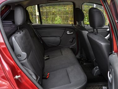 Renault Sandero Stepway 2012 года, 114 000 км - вид 9