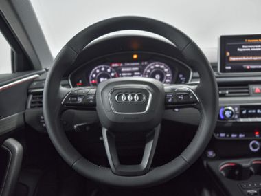 Audi A4 2018 года, 116 100 км - вид 10