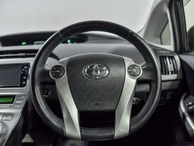 Toyota Prius 2015 года, 91 609 км - вид 8