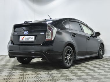 Toyota Prius 2015 года, 91 609 км - вид 5