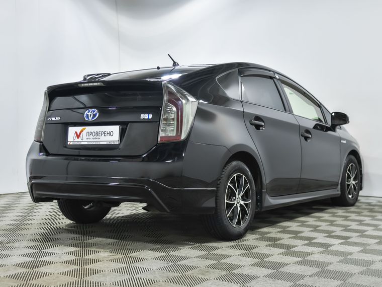 Toyota Prius 2015 года, 91 609 км - вид 4