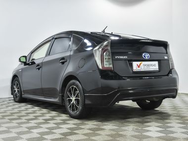 Toyota Prius 2015 года, 91 609 км - вид 7