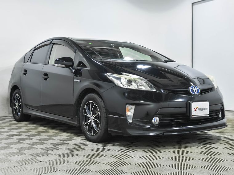 Toyota Prius 2015 года, 91 609 км - вид 3