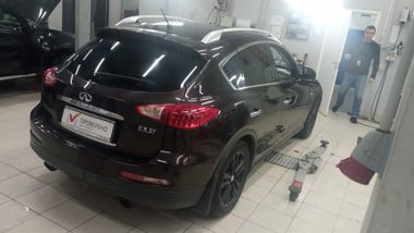 Infiniti EX37 2010 года, 195 244 км - вид 3