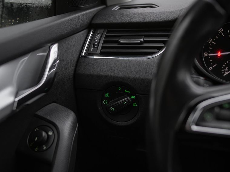 Skoda Octavia 2014 года, 199 833 км - вид 10