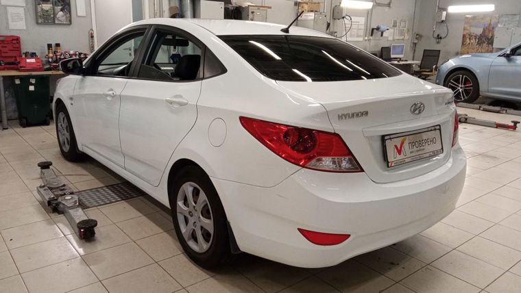 Hyundai Solaris 2013 года, 275 000 км - вид 4