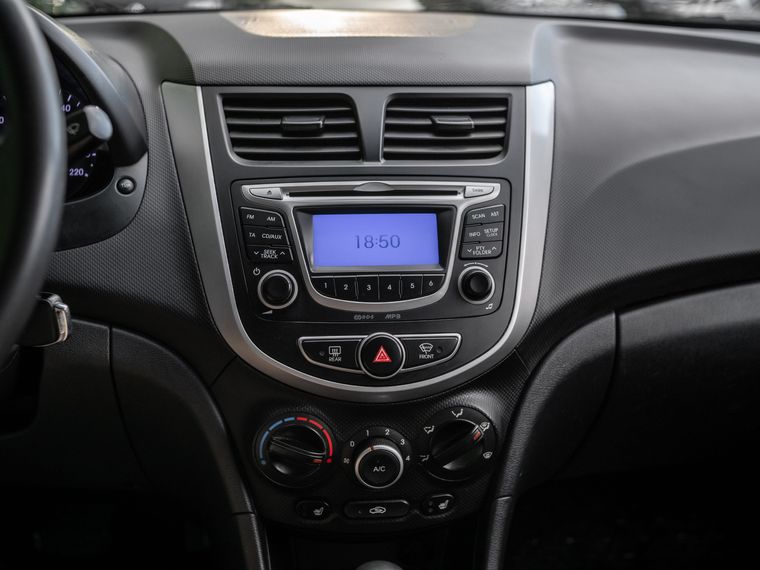 Hyundai Solaris 2013 года, 275 000 км - вид 7