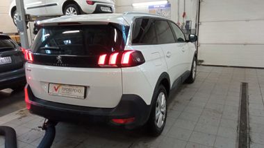 Peugeot 5008 2019 года, 113 800 км - вид 3
