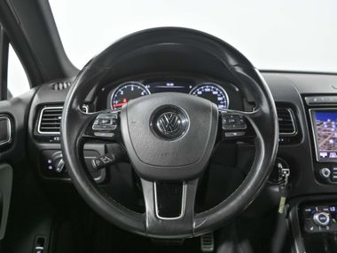 Volkswagen Touareg 2017 года, 171 997 км - вид 9