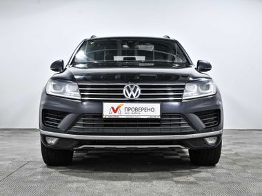 Volkswagen Touareg 2017 года, 171 997 км - вид 3