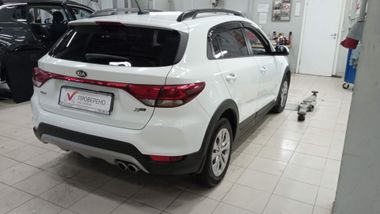 KIA Rio X-Line 2018 года, 83 331 км - вид 4