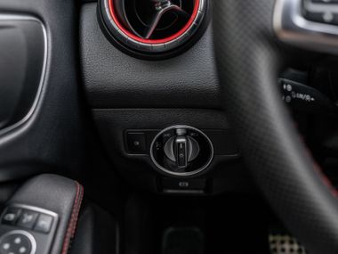 Mercedes-Benz CLA-класс 2015 года, 182 813 км - вид 10