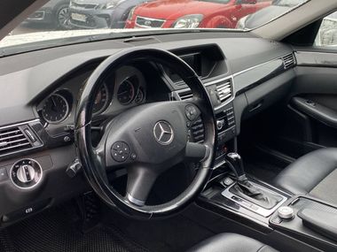 Mercedes-Benz E-класс 2011 года, 279 258 км - вид 10