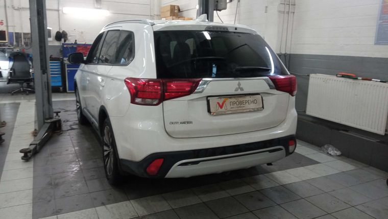 Mitsubishi Outlander 2021 года, 60 426 км - вид 4