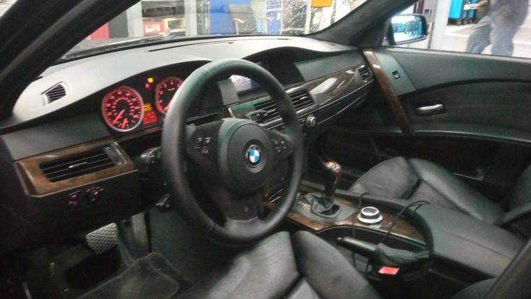 BMW 5 серия 2005 года, 324 030 км - вид 5
