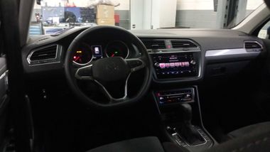 Volkswagen Tiguan 2022 года, 10 062 км - вид 5