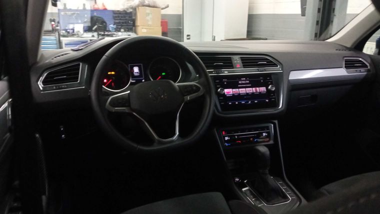 Volkswagen Tiguan 2022 года, 10 062 км - вид 5