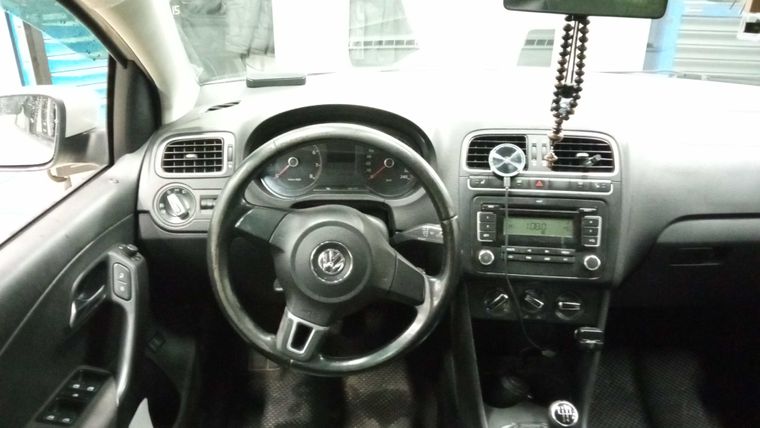 Volkswagen Polo 2011 года, 250 000 км - вид 5