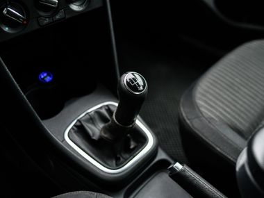 Volkswagen Polo 2011 года, 250 000 км - вид 8
